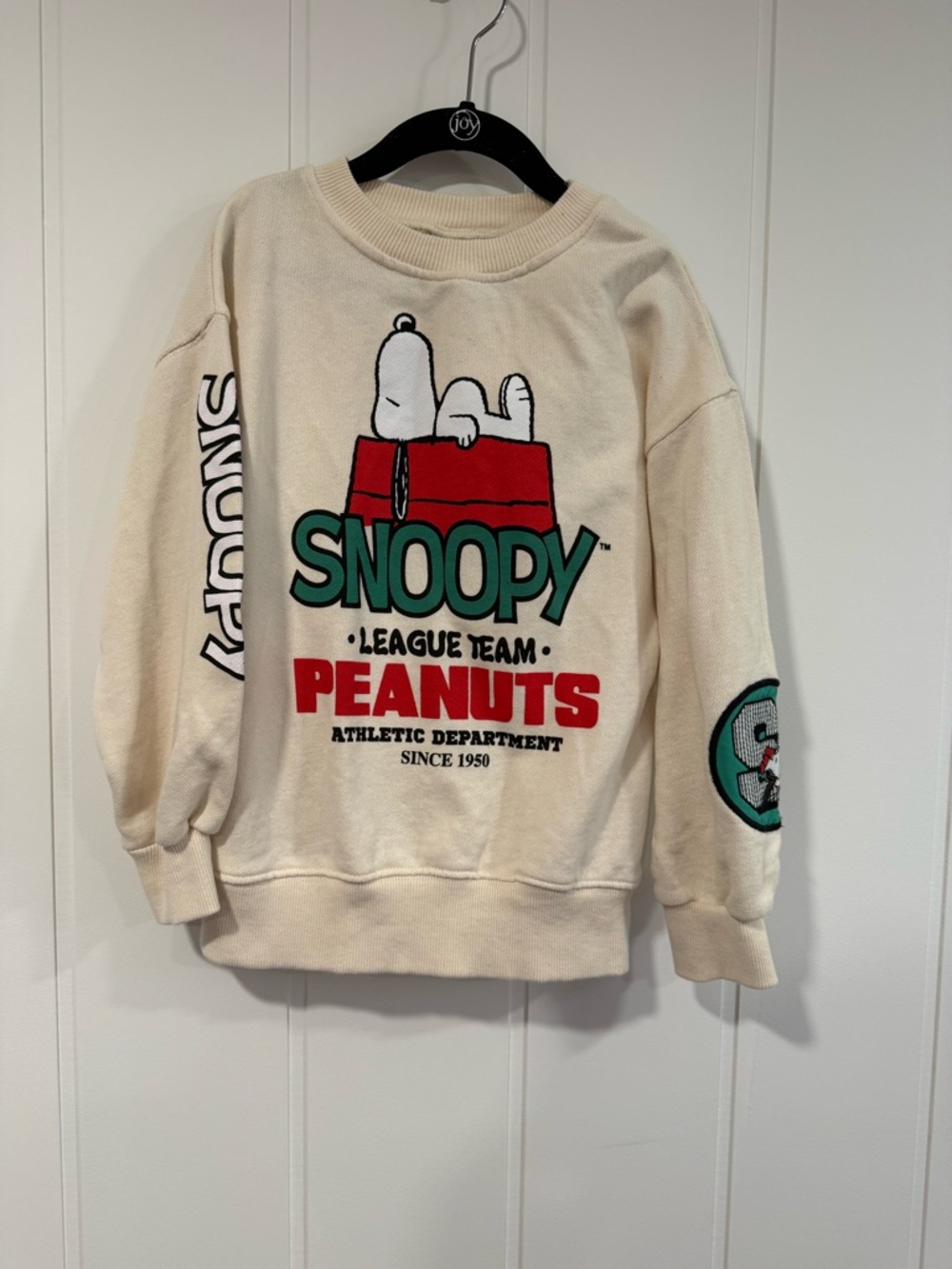 Zara Cream Snoopy Peanuts Graphic Crewneck Sweater with Red & Green Accents